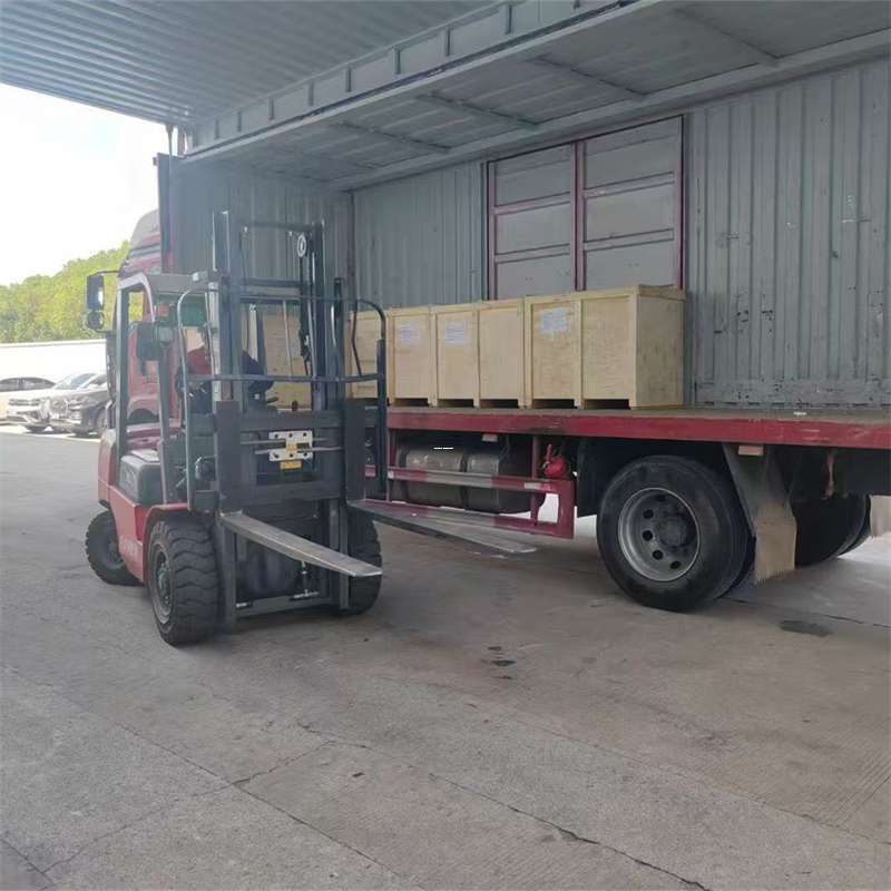 下花园区海南州进仓物流：多元货运的精彩之旅